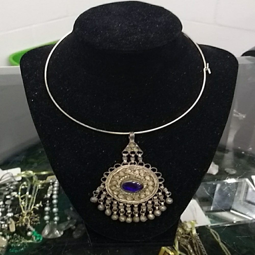 Vintage Womens Choker/Necklace